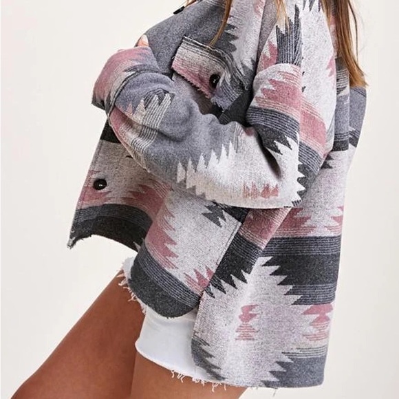 🌷SOLD🌷Aztec geo print drop shoulder jacket, light weight brushed fabric. - Picture 2 of 3